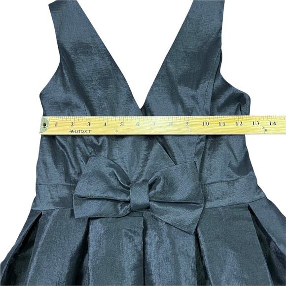 Jessica Simpson Sleeveless V-Neck Black Taffeta Cocktail Dress with Bow Size 6 - Picture 11 of 16